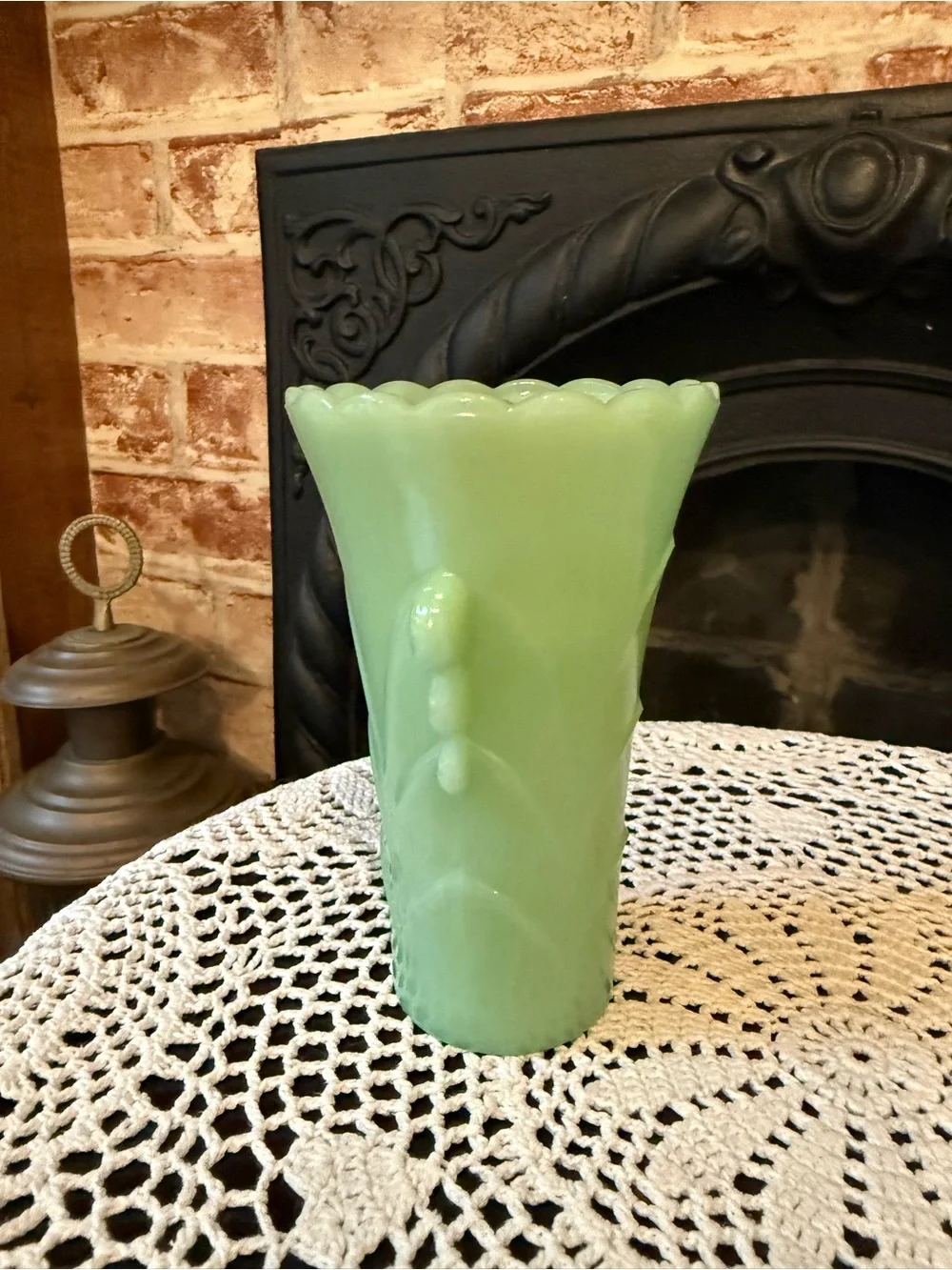Gorgeous Vintage Jadite Vase Empire Art Deco Styling Mid Century 5.25”